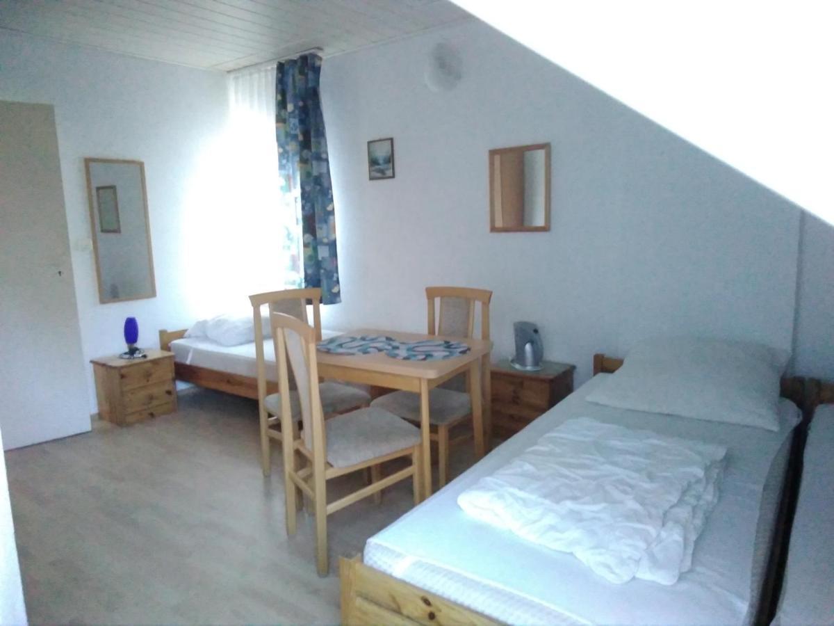 Dom Pod Sosnami Bed & Breakfast Mielno  Bagian luar foto